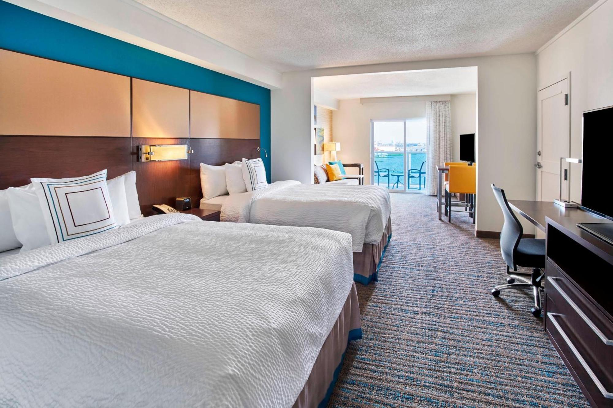 Hotel By Marriott Ocean 3*